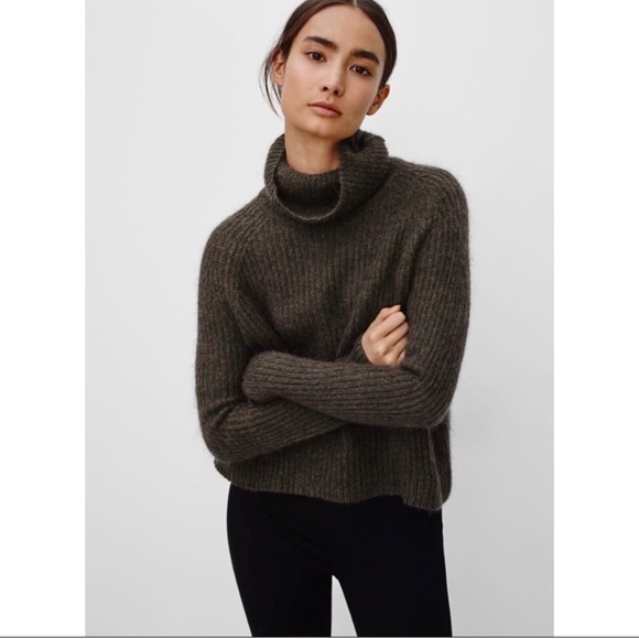 Green Aritzia Talula turtleneck